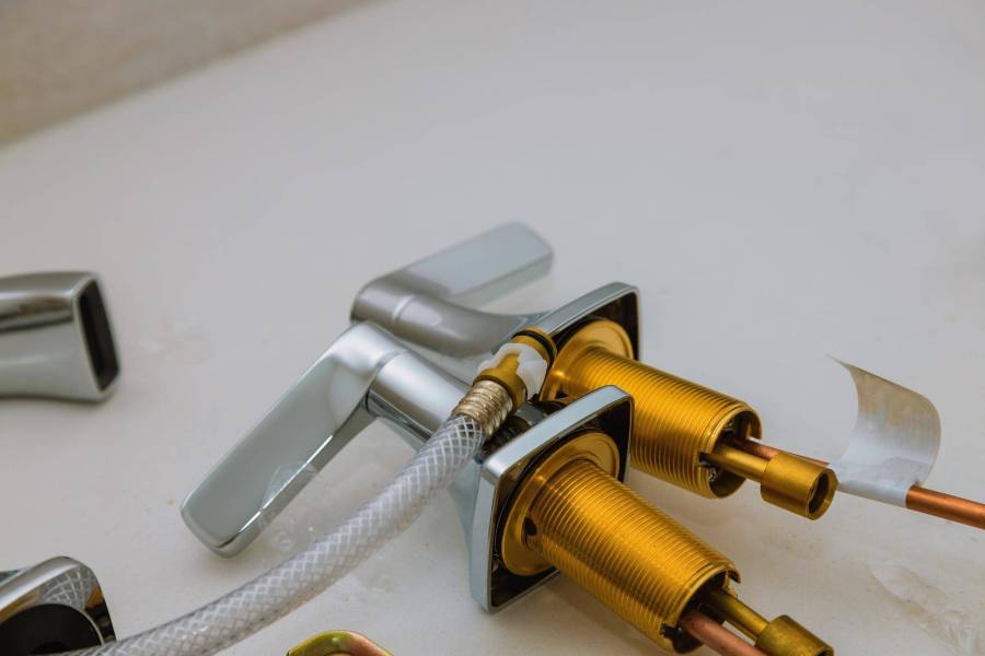 Co to jest zamek hydrauliczny i jak działa w instalacji wodnej?